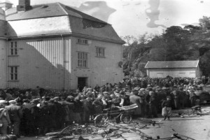 Bilde av UTLEVERING AV RADIOAPPARATER FREDSVÅREN 1945